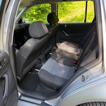 Volkswagen Golf 1.9 TDi - 8