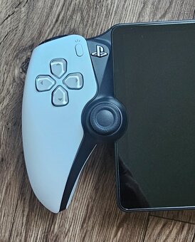 Sony PlayStation Portal - 8