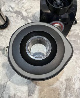 Philips Pure Essentials Collection Mixér HR2084/90 kuchynský - 8