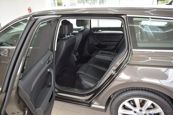 Volkswagen Passat 1,4 TSi 110 kW HIGHLINE,FULL LED - 8