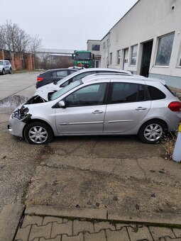 Predám havarované Renault Clio - 8