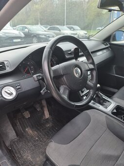 Volkswagen Passat 2.0 TDI Comfortline - 8