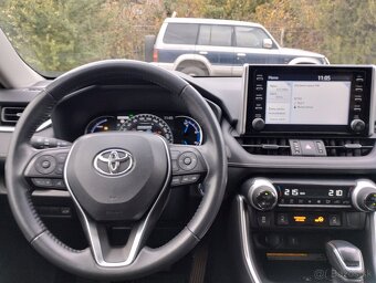 Toyota RAV4 hybrid - 8