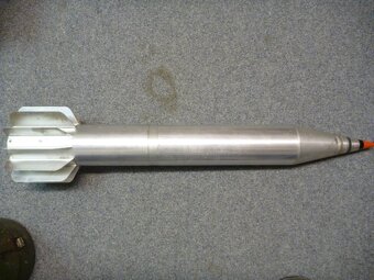 vzduchovka, vojenská raketa, zásobníky - 8