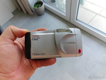 Olympus Camedia Digital Camera C-860L (1990) - 8