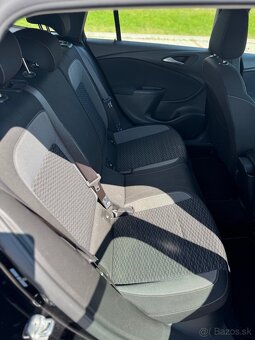 Opel astra sports tourer - 8