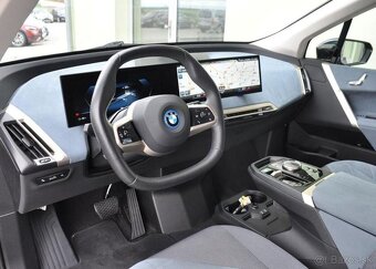 BMW iX xDrive40 326k 240 kw - 8