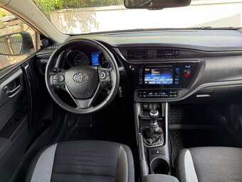 Toyota Auris combi 1.6 97kW, 8/2015 kup.SR 106tis.km - 8