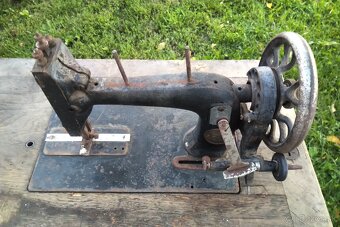 Šijací stroj Singer - 8