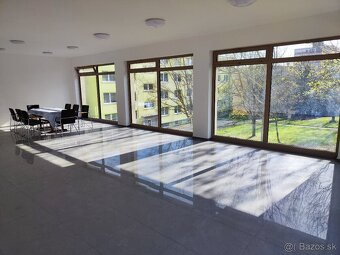Prémiový presklený obchodný priestor - Kaskády - 8