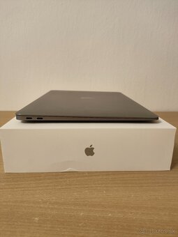 MacBook Air 2020 | i7 • 8GB • 256GB SSD - 8