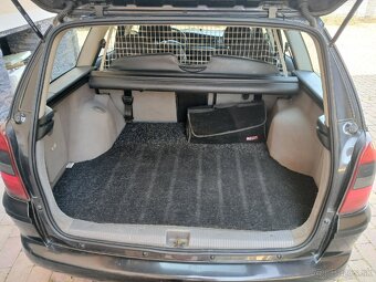 Opel Vectra 2,2 - 8