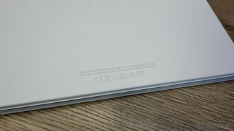 Apple Magic Keyboard Folio for iPad A16 - 8