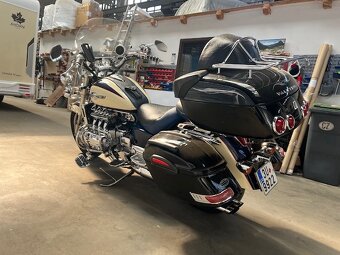 Honda Valkyrie F6C - 8