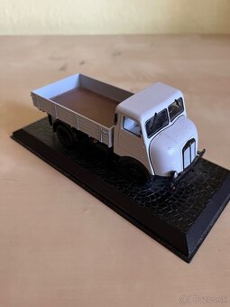 Modely aut - 8