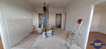 PREDAJ: 3 izbový byt s balkónom, 72 m2 - KOMÁRNO - 8