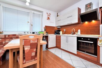 Poschodový dom,garáž,bazén,altánok s grilom, jazierko,Blažov - 8