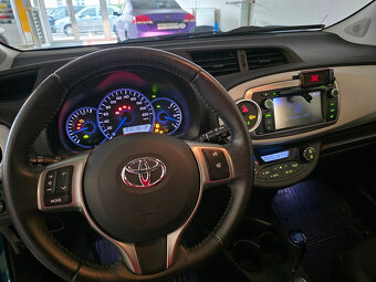 TOYOTA YARIS 1.5 CVT Hybrid, automat r.2013 - 8