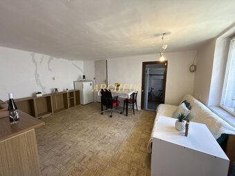 Predaj: 3-izb. rodinný dom v Horných Orešanoch so záhradou - 8