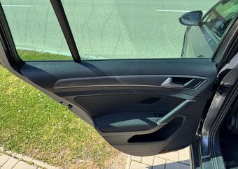 Volkswagen Golf 2,0 TDI DSG COMBI nafta automat 110 kw - 8
