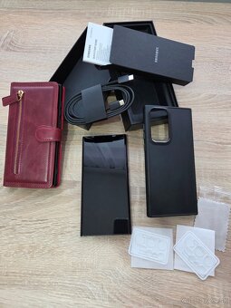 Predám Samsung Galaxy S22 Ultra – 12GB RAM a ROM: 256GB - 8