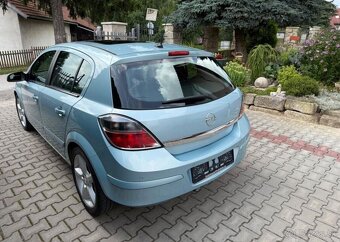 Opel Astra 1,8i Panorama Top stav benzín manuál 103 kw - 8