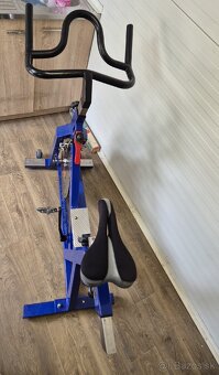 Stacionárny bicykel TOMAHAWK - 8