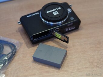 Olympus PEN E-PM1 telo - 8