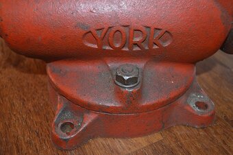 predam kvalitny zverak YORK 100A - 8