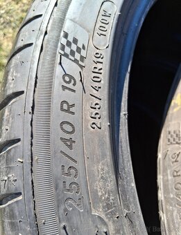 255/40 r19 letné pneumatiky - 8