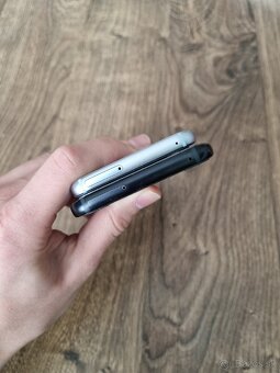 Predám Samsung A3 , A5 2017 - 8