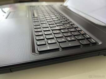 Predám 2 notebooky LENOVO za cenu 1 - 8