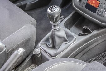 FIAT PUNTO Lounge 1.4 8v 77k - 8