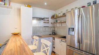 Chyžka v tichej uličke Zálužíc - 8