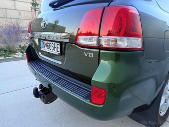 Toyota Land Cruiser 200 4.5 V8 - 8