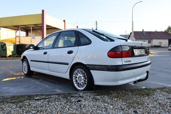 Renault Laguna - 8