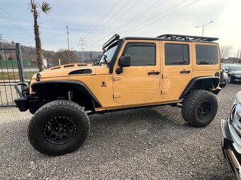 Jeep Wrangler - 8