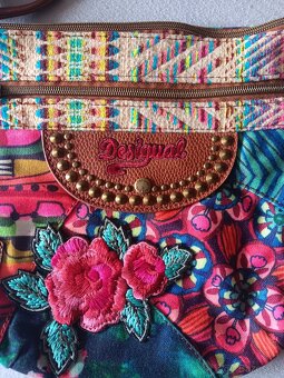 Desigual kabelky - 8
