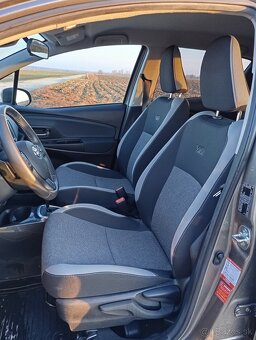 Toyota Yaris Y20 - automat - 8