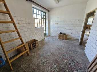 Na predaj budova s možnosťou prerobenia na dve bytové … - 8