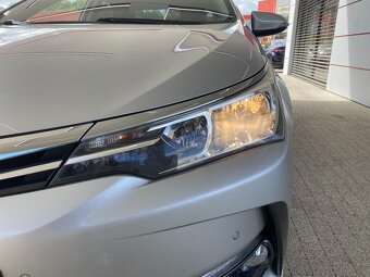 Toyota Corolla 1.6 Valvematic 97kW sedan - 8
