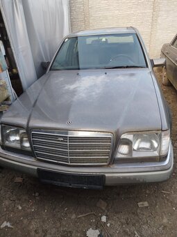 Mercedes w 124 250D - 8