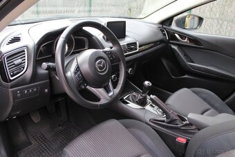 MAZDA 3 - 8