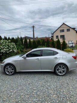 Predám LEXUS IS220d 2.2 130kw - 8