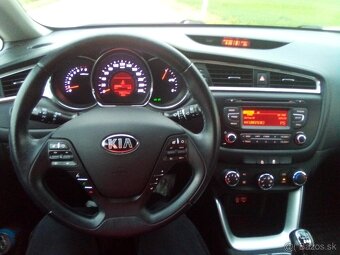 Predám Kia ceed coupé s originál 76000 km - 8
