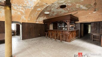 EXKLUZÍVNA HISTORICKÁ NEHNUTEĽNOSŤ V CENTRE BREZNA - 8