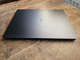 Microsoft Surface Laptop 7th Edition 15″ Copilot+ 16GB, 1TB - 8