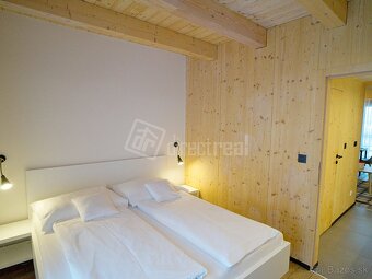 Zabudnite na hotel :-) Tento loftový apartmán takmer v … - 8