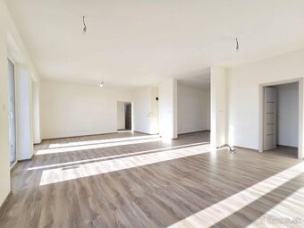 Moderný 4i RD krytá terasa + nerušený výhľad, 635m², Cestice - 8