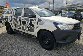Toyota Hilux 2.4 L D-4D 4x4 - 8